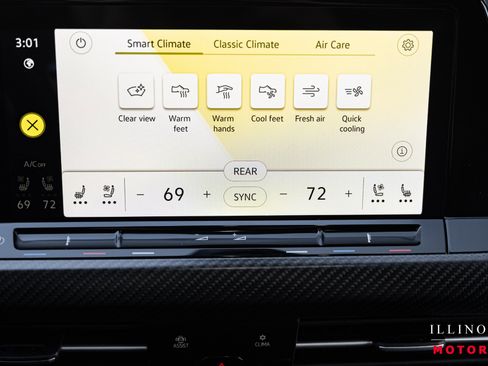 Used 2024 Volkswagen Golf R 4-Door image 25