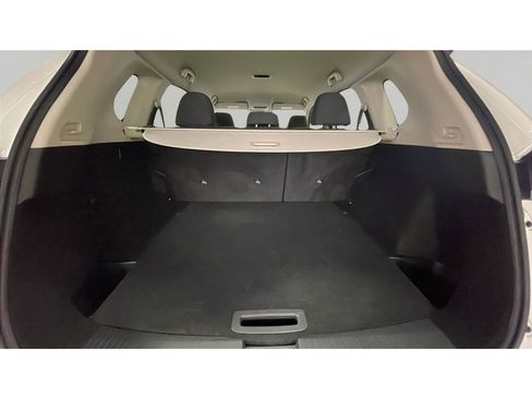 Used 2023 Nissan Rogue S AWD/4WD image 16