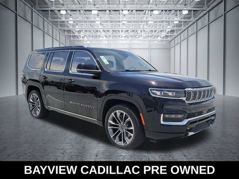 Used 2022 Jeep Grand Wagoneer Series III w/ HD Trailer Tow Package AWD/4WD image 8