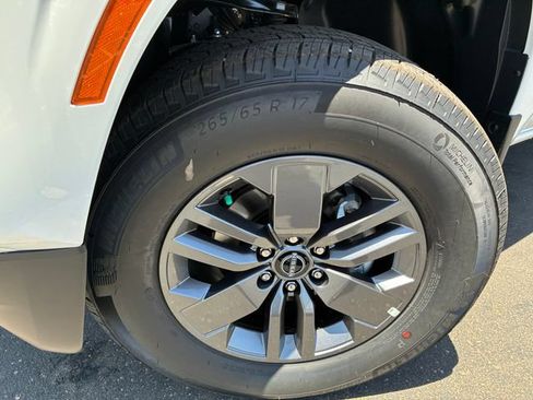 New 2026 Nissan Frontier SV AWD/4WD image 11