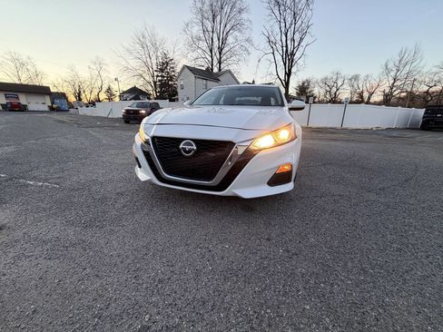 Used 2020 Nissan Altima 2.5 S image 2