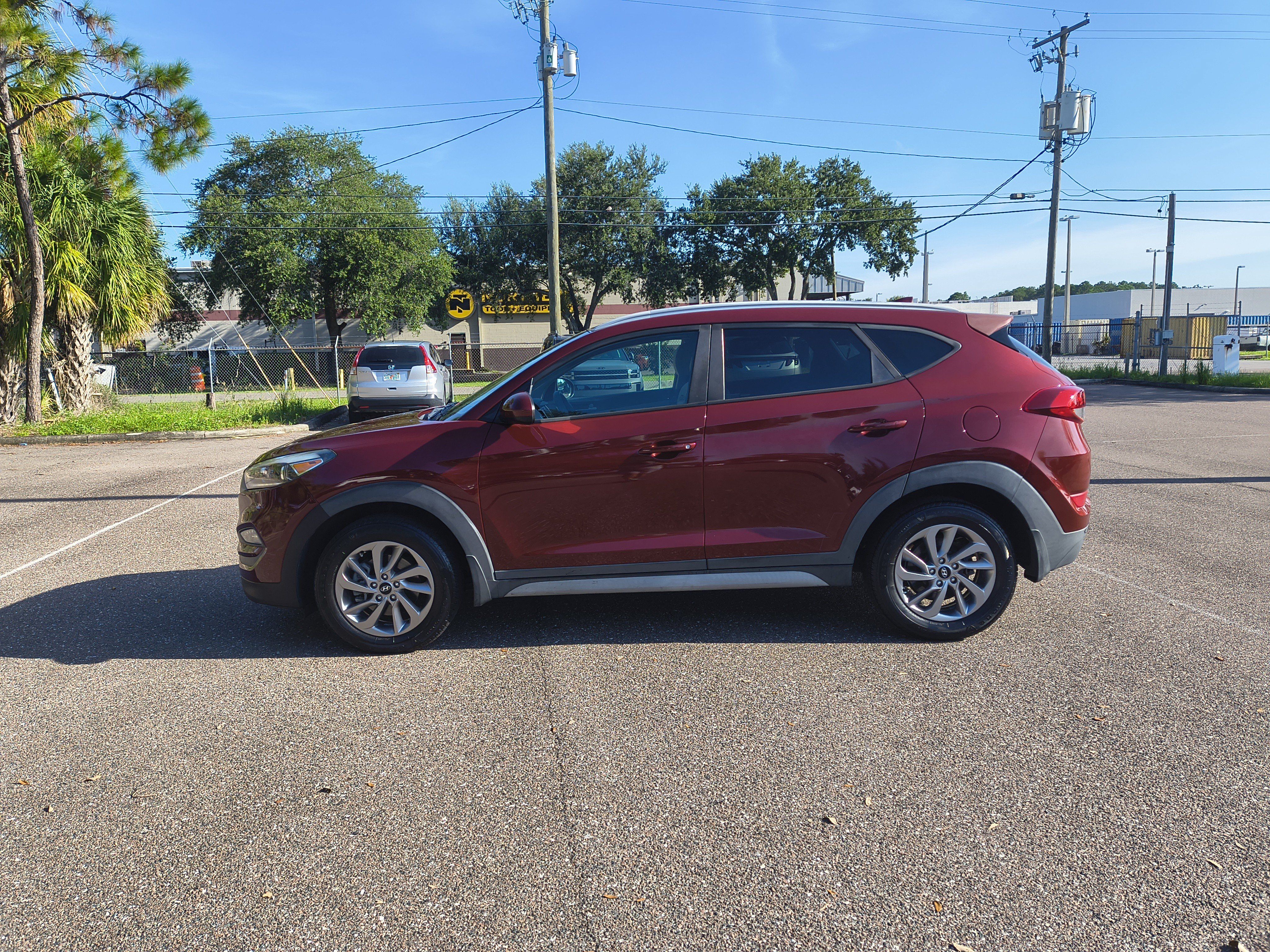 Used 2018 Hyundai Tucson SEL FWD image 2