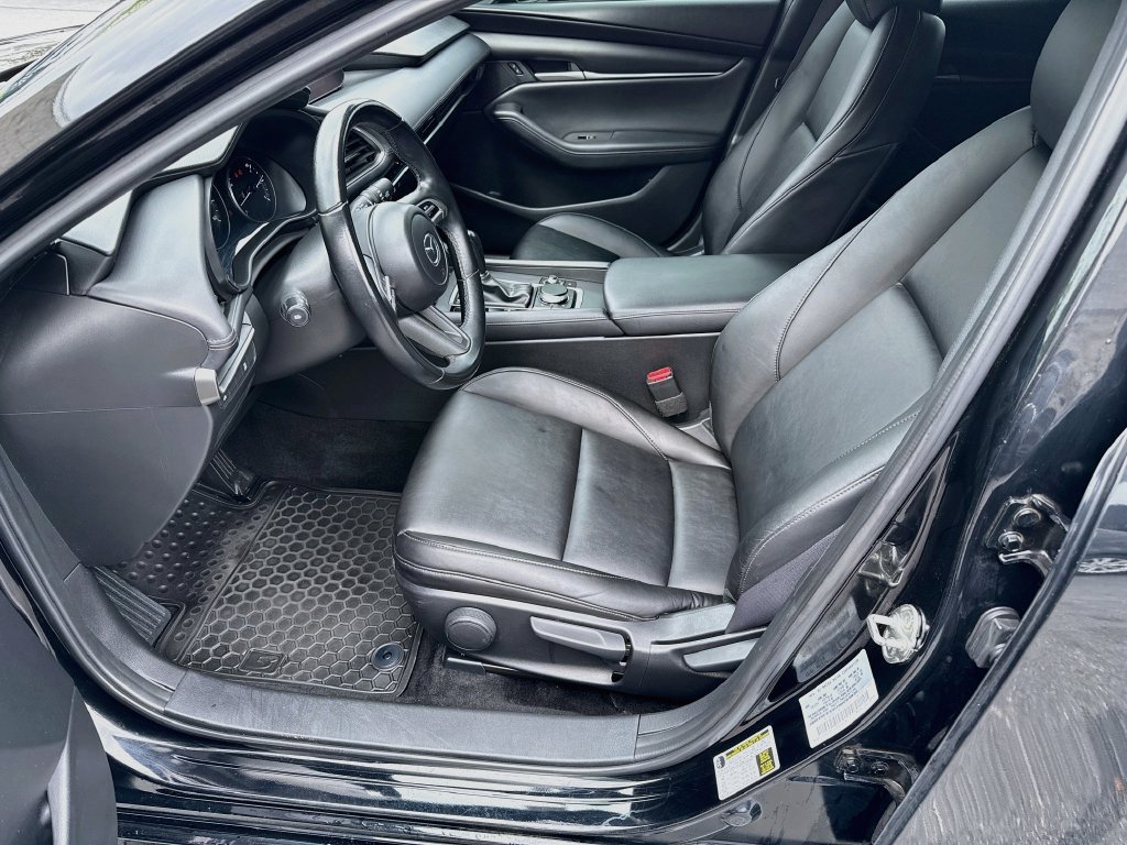 Used 2022 MAZDA MAZDA3 s FWD image 19