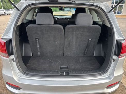 Used 2020 Kia Sorento FWD V6 image 8