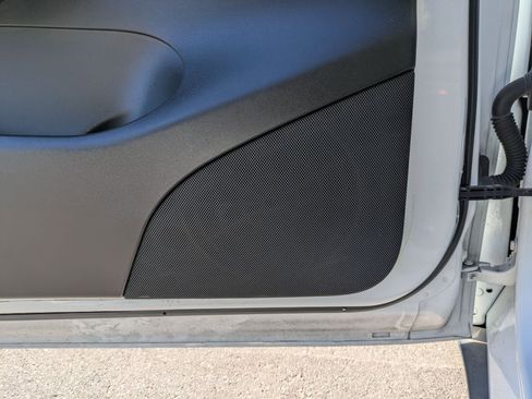 Used 2021 Tesla Model Y Long Range AWD/4WD image 16
