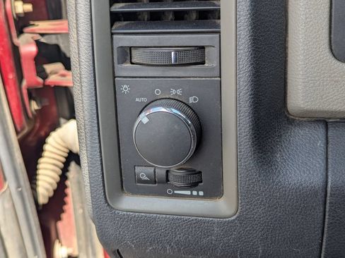 Used 2011 RAM 1500 ST w/ SXT Appearance Group AWD/4WD image 22