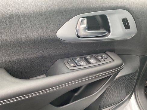 New 2026 Chrysler Pacifica Limited w/ S Appearance Package image 20