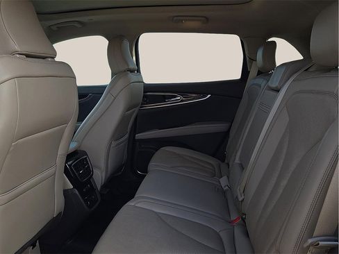 Used 2021 Lincoln Nautilus Reserve image 9