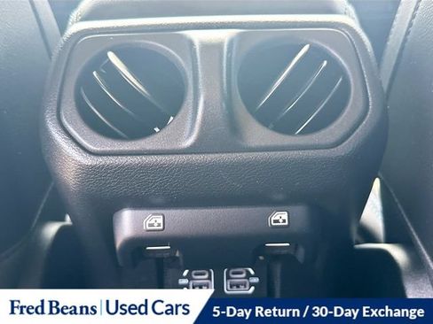 Used 2022 Jeep Wrangler Unlimited Rubicon 4xe AWD/4WD image 32