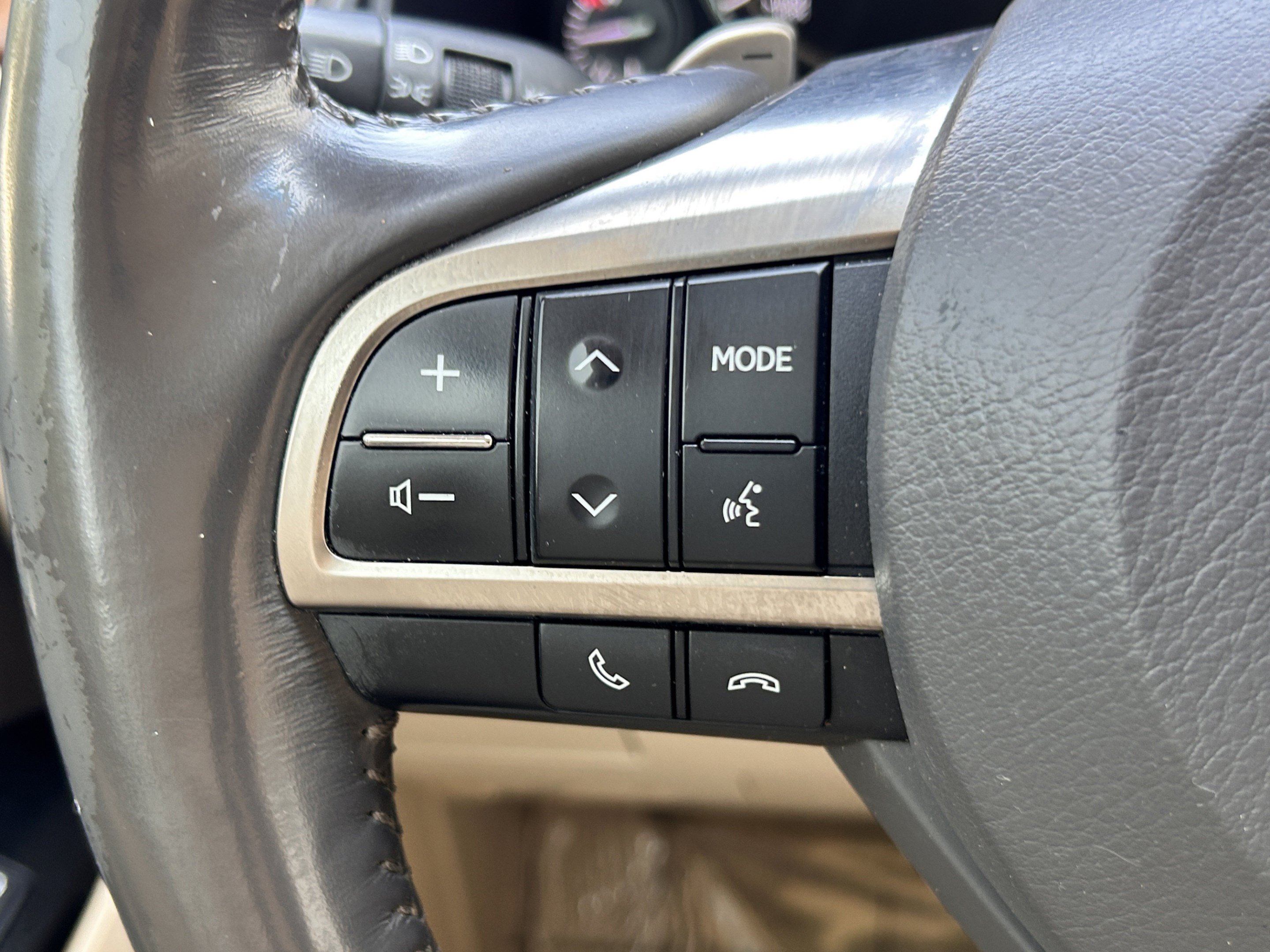 Used 2017 Lexus LX 570 4WD w/ Luxury Package image 70