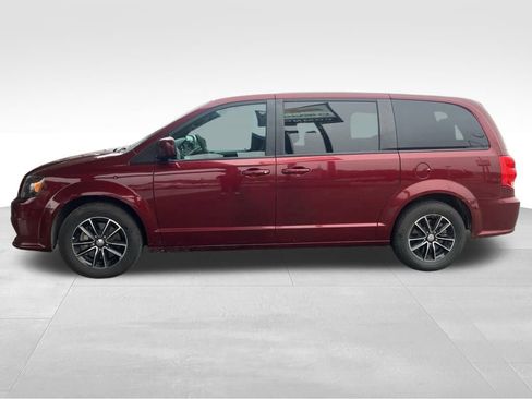 Used 2018 Dodge Grand Caravan GT image 2