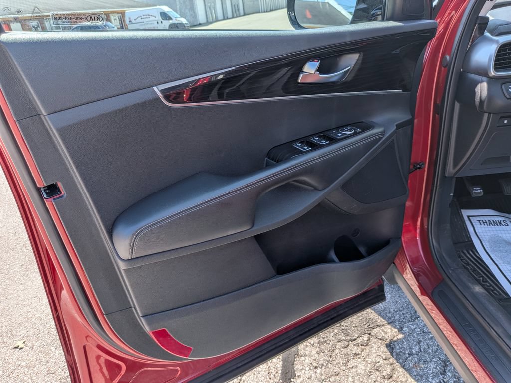 Used 2020 Kia Sorento LX FWD image 14