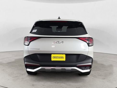 Used 2023 Kia Sportage LX image 4