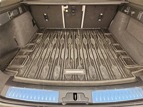 Used 2025 Land Rover Range Rover Velar S image 30