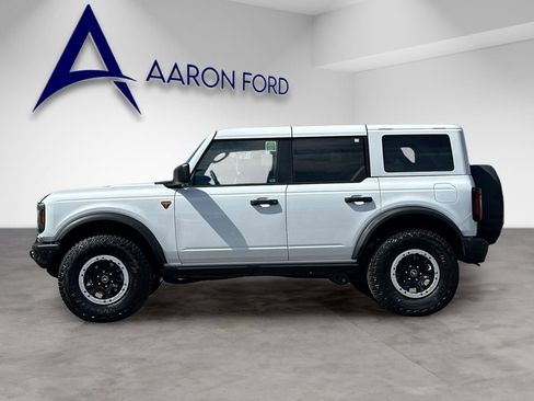 New 2026 Ford Bronco Badlands AWD/4WD image 3