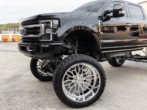 Used 2022 Ford F350 Platinum image 3