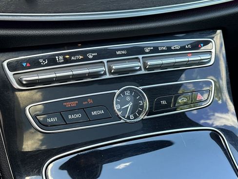 Used 2017 Mercedes-Benz E 400 4MATIC Wagon image 21