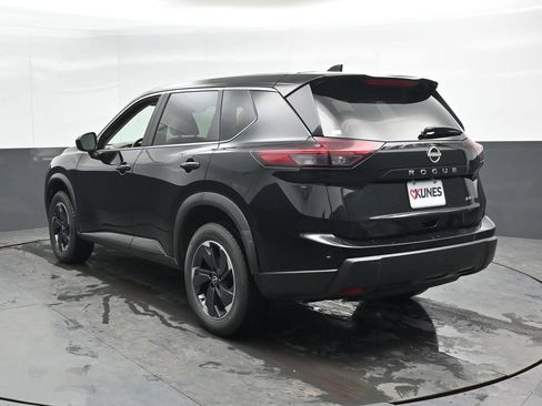 Used 2025 Nissan Rogue SV AWD/4WD image 11