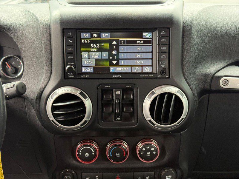 Used 2016 Jeep Wrangler Unlimited Sahara w/ Dual Top Group AWD/4WD image 14