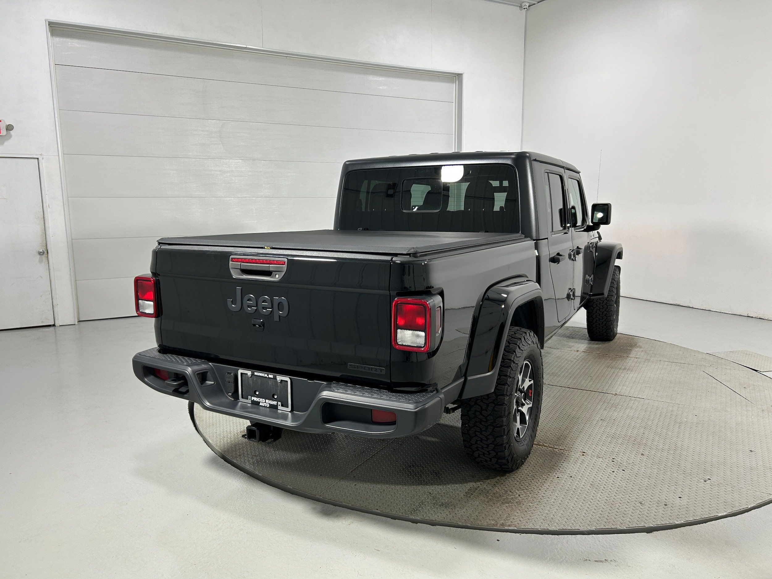 Used 2021 Jeep Gladiator Sport AWD/4WD image 33