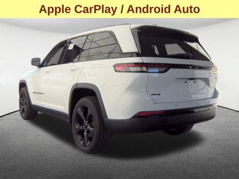 Used 2023 Jeep Grand Cherokee Altitude AWD/4WD image 8