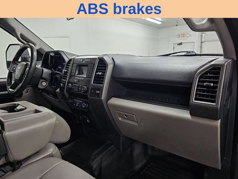 Used 2022 Ford F550 4x4 Crew Cab Super Duty w/ Power Equipment Group image 13