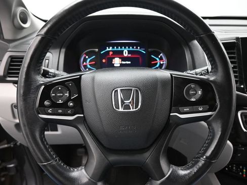 Used 2019 Honda Pilot Touring image 14