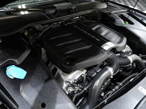 Used 2016 Porsche Cayenne GTS image 49
