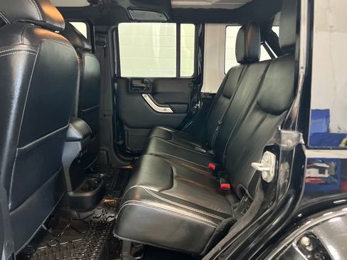 Used 2017 Jeep Wrangler Unlimited Rubicon image 17