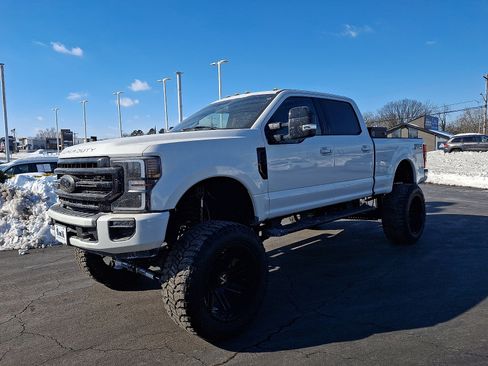 Used 2021 Ford F250 Lariat image 3