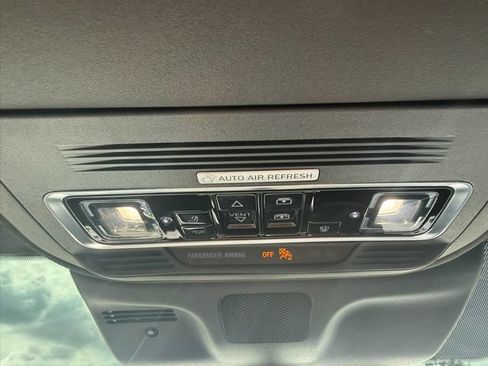 Used 2025 Lincoln Navigator Black Label AWD/4WD image 37