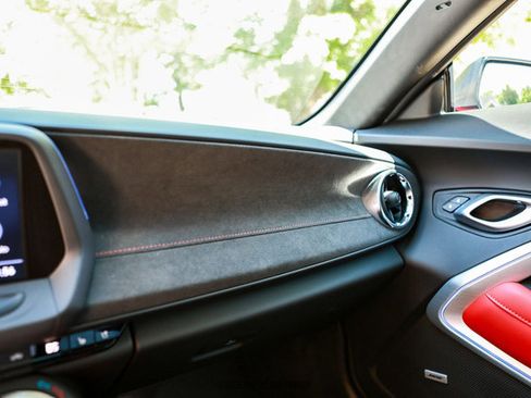 Used 2022 Chevrolet Camaro SS RWD image 30