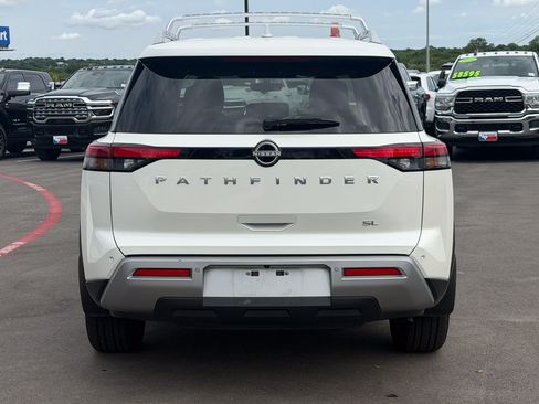 Used 2024 Nissan Pathfinder SL FWD image 6