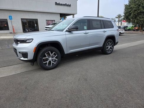 New 2025 Jeep Grand Cherokee L Limited w/ Trailer Tow Package image 3