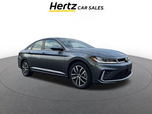 Used 2025 Volkswagen Jetta SE image 1