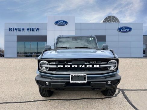 Used 2024 Ford Bronco Outer Banks image 2
