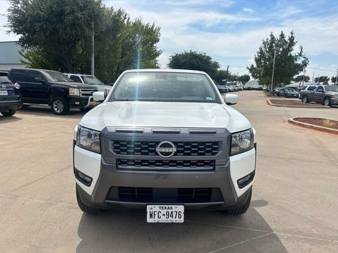 Certified 2025 Nissan Frontier SV w/ SV Convenience Package RWD image 8
