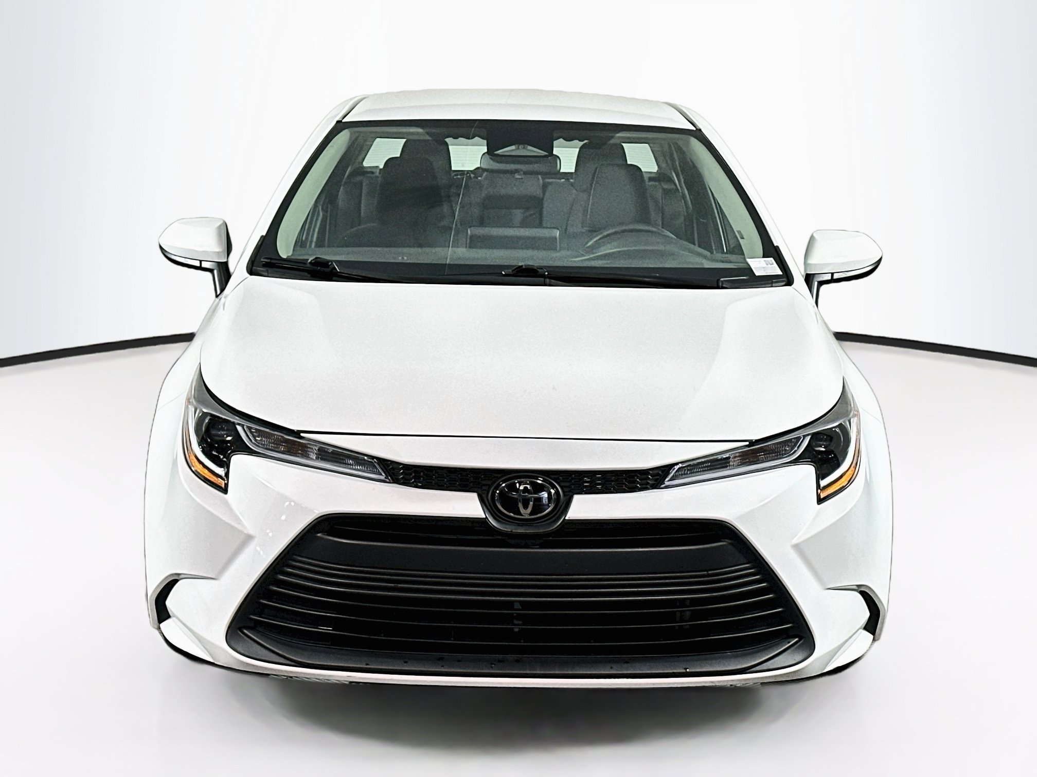 Used 2025 Toyota Corolla LE FWD image 2