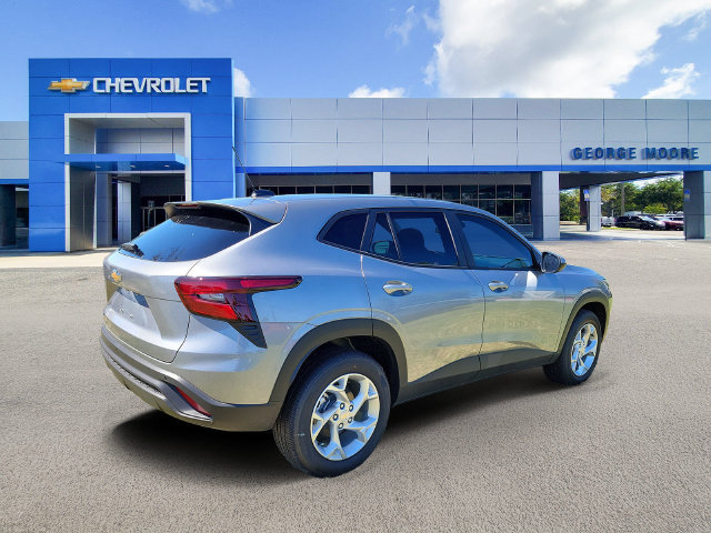 New 2026 Chevrolet Trax LS w/ LS Convenience Package FWD image 4