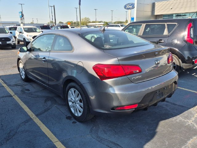 Used 2016 Kia Forte Koup EX FWD image 2