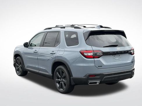 Used 2025 Honda Pilot Sport image 7