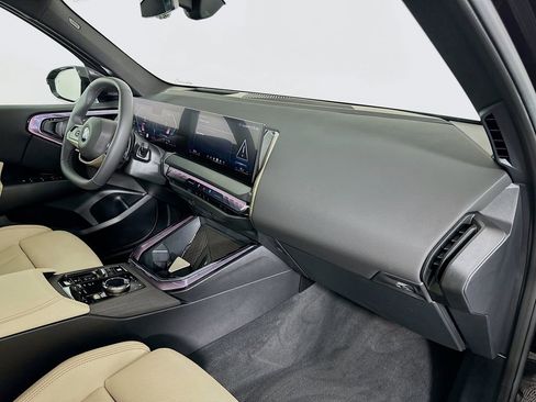 Used 2025 BMW X3 xDrive30i w/ Premium Package image 28