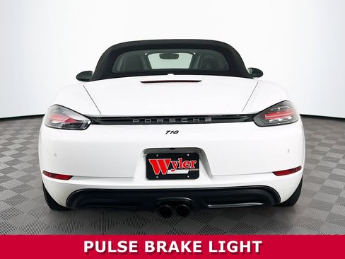 Used 2018 Porsche 718 Boxster S image 22