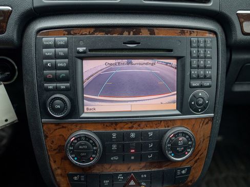 Used 2011 Mercedes-Benz R 350 4MATIC image 16