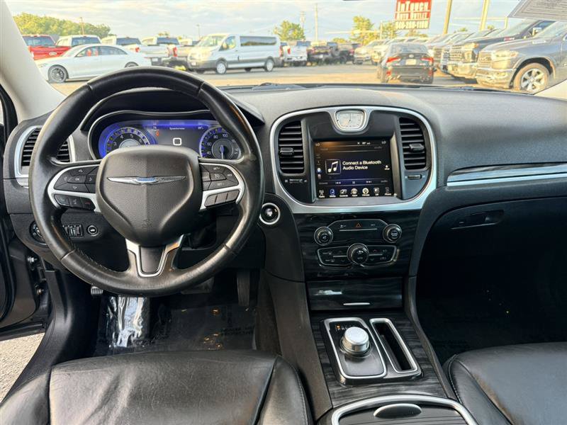 Used 2016 Chrysler 300 Limited RWD image 25