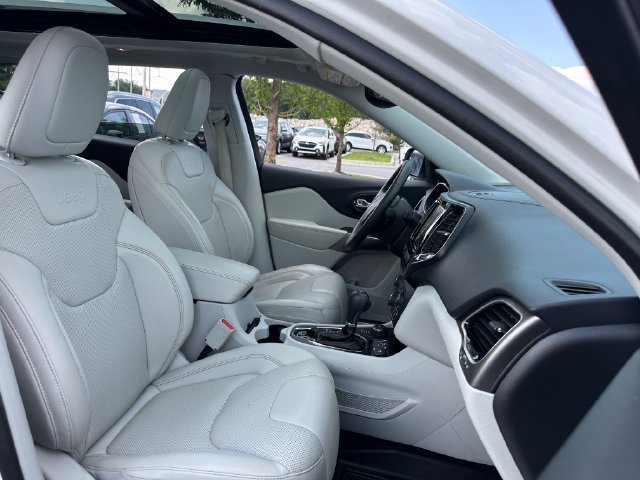 Used 2019 Jeep Cherokee Limited AWD/4WD image 30