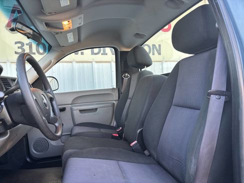 Used 2010 Chevrolet Silverado 1500 W/T w/ LS Package image 9
