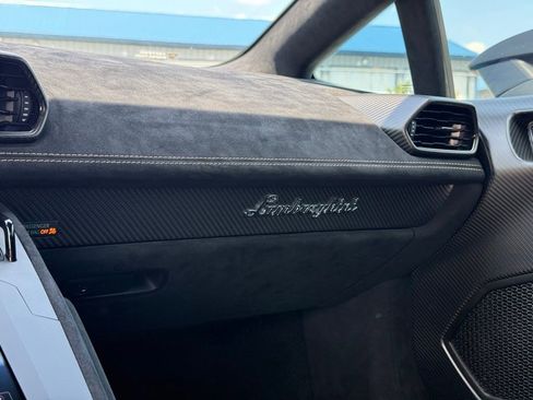 Used 2022 Lamborghini Huracan STO RWD image 29
