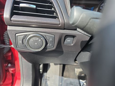 Used 2018 Ford Fusion SE w/ Equipment Group 201A image 26