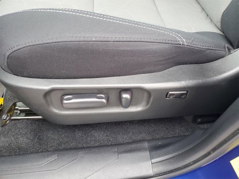 Certified 2023 Toyota Tacoma TRD Off-Road image 18